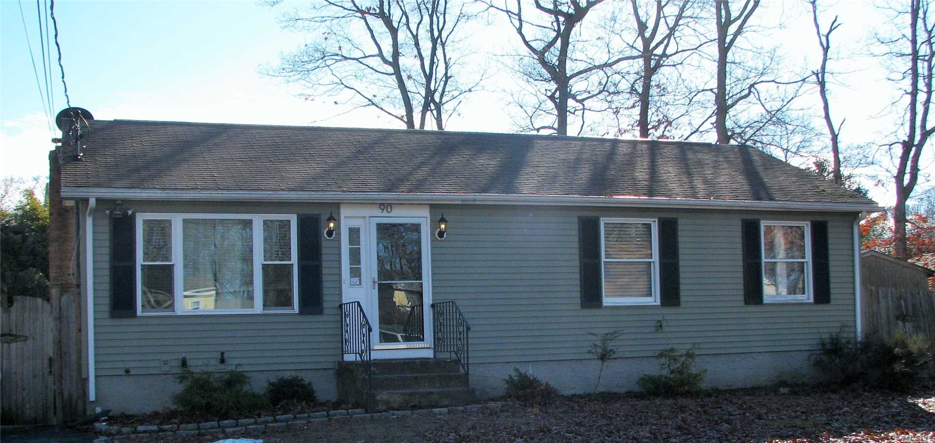 #1 photo, 90 Hampton Avenue, Mastic , NY 11950