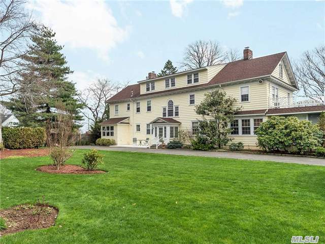 #1 photo, 955 Madison Street, 롱 아일랜드 Hewlett Neck , NY 11598