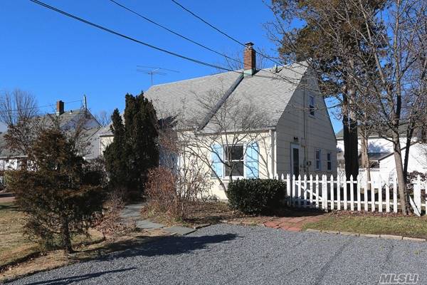 #1 photo, 591 Whittier Street, 롱 아일랜드 Westbury , NY 11590