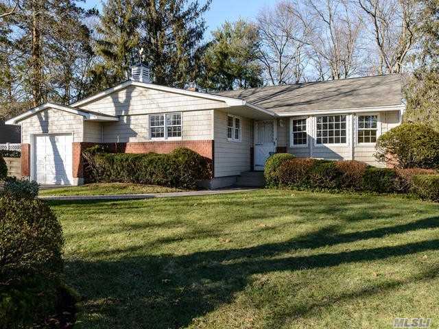 #1 photo, 11 Talbot Lane, Smithtown , NY 11787