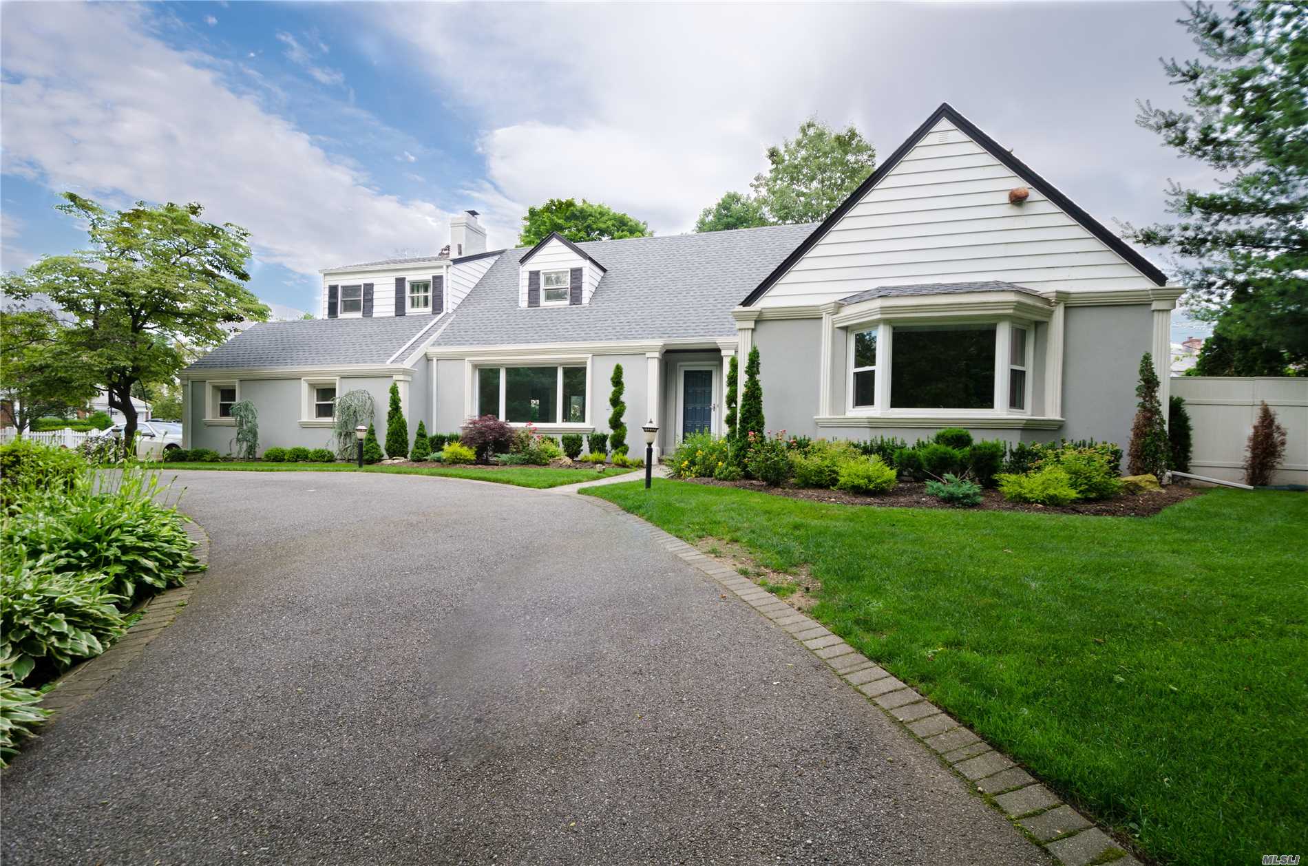 #1 photo, 2 Canterbury Road, Rockville Centre , NY 11570