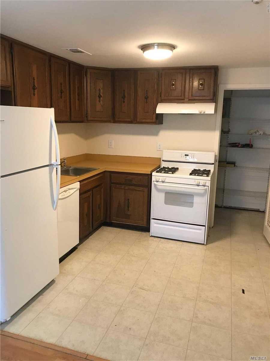 #1 photo, 341 Birchwood Road, サフォーク郡 Medford , NY 11763