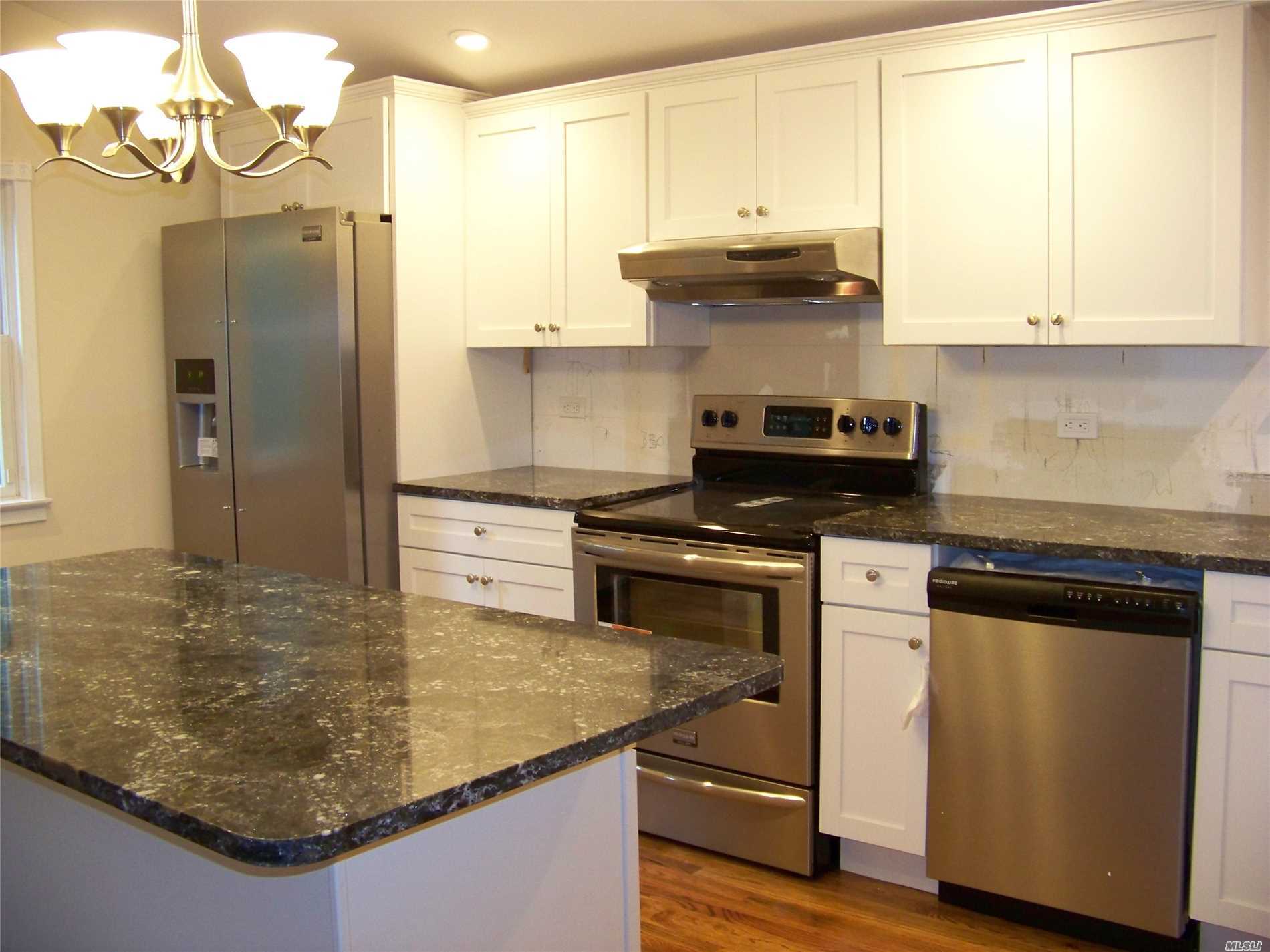 #1 photo, 49 Reynolds Street, サフォーク郡 Huntington Station , NY 11746