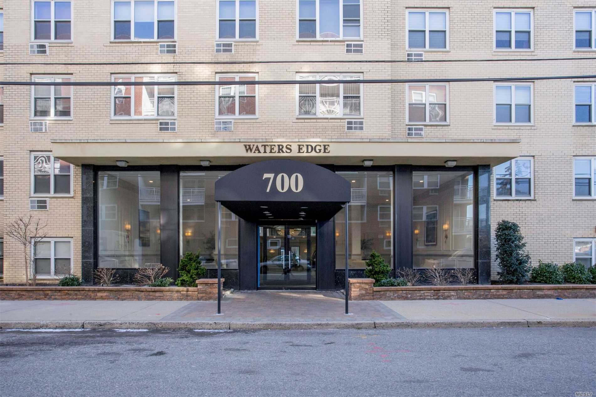 #1 photo, 700 Shore Road, ナッソー郡 Long Beach , NY 11561