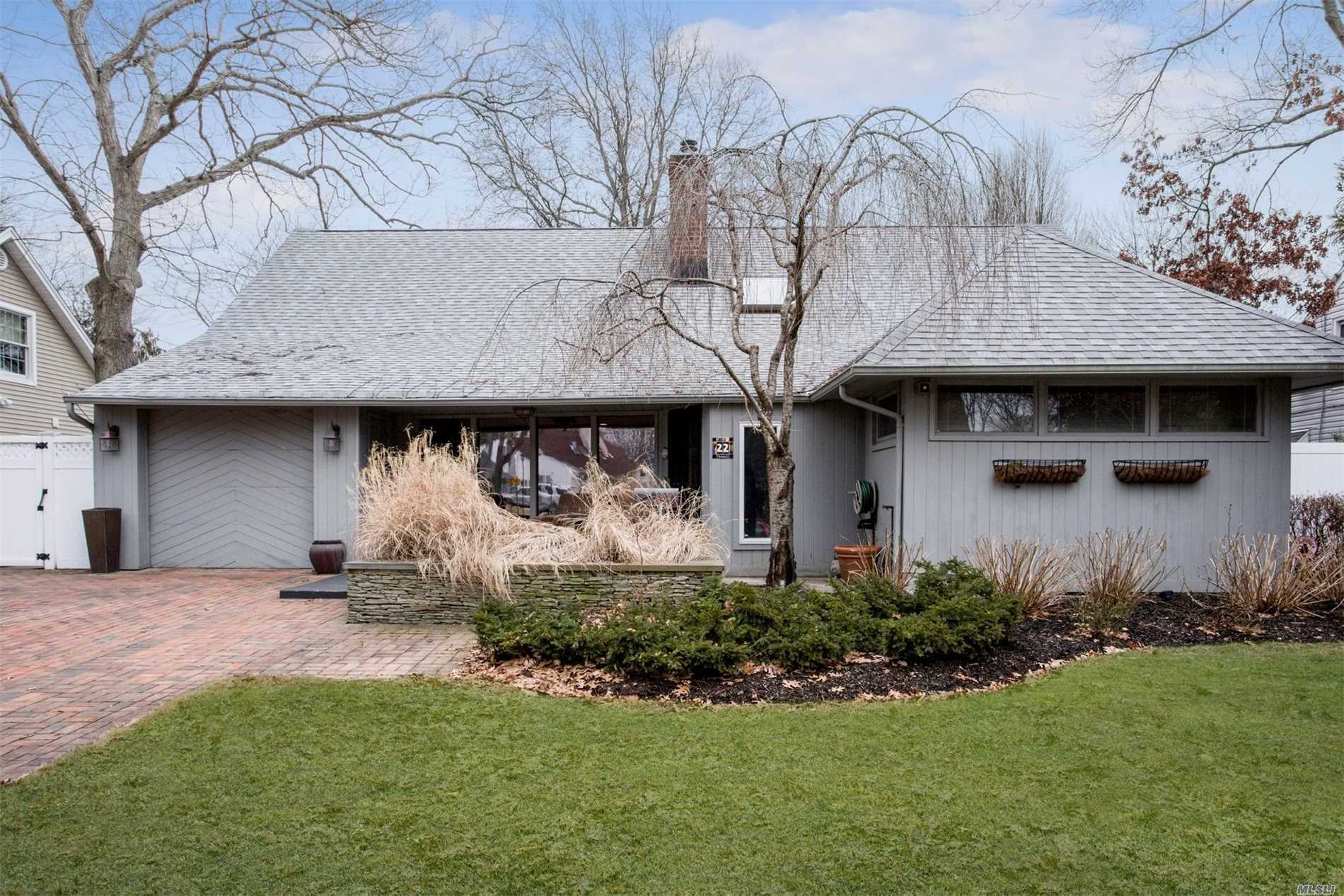#1 photo, 22 Silverbirch Road, ناسو Merrick , NY 11566