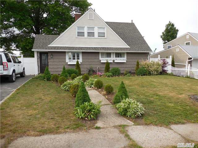 #1 photo, 59 Stevedore Lane, Levittown , NY 11756