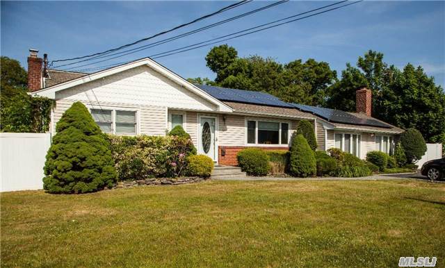 #1 photo, 33 Baywood Street, West Babylon , NY 11704