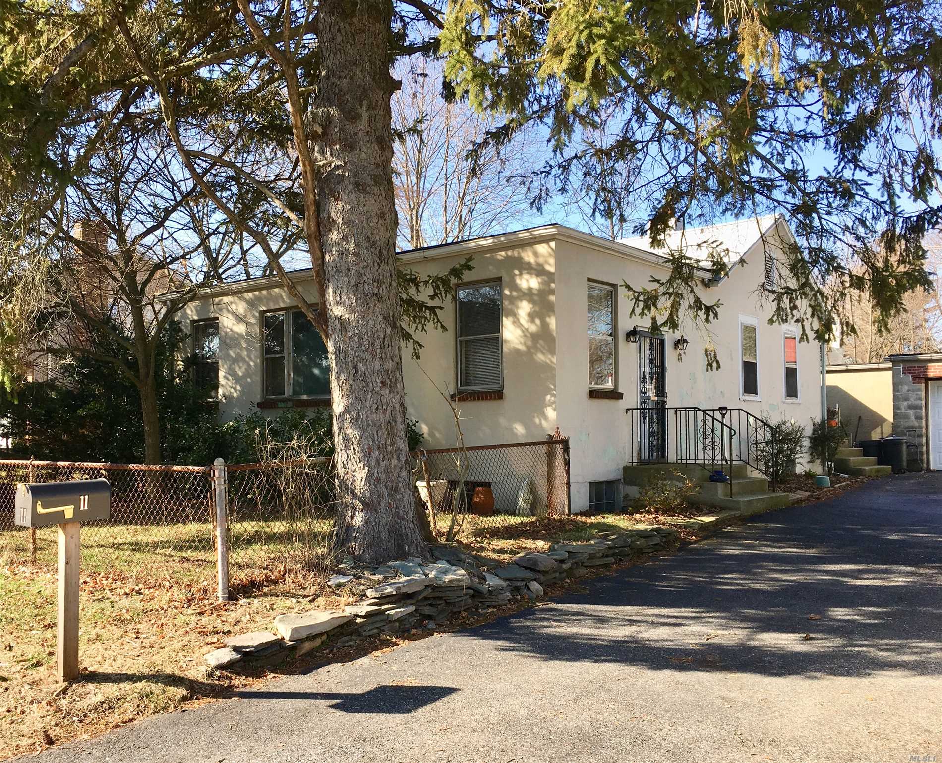 #1 photo, 11 Livingston Street, Huntington Station , NY 11746