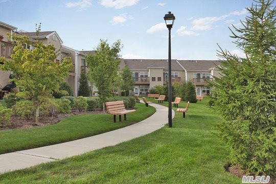 #1 photo, 1461 Dutch Broadway, ناسو Valley Stream , NY 11580