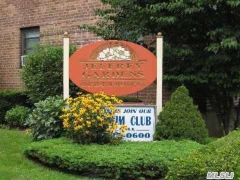 #1 photo, 46-42 215 Pl, Bayside , NY 11361