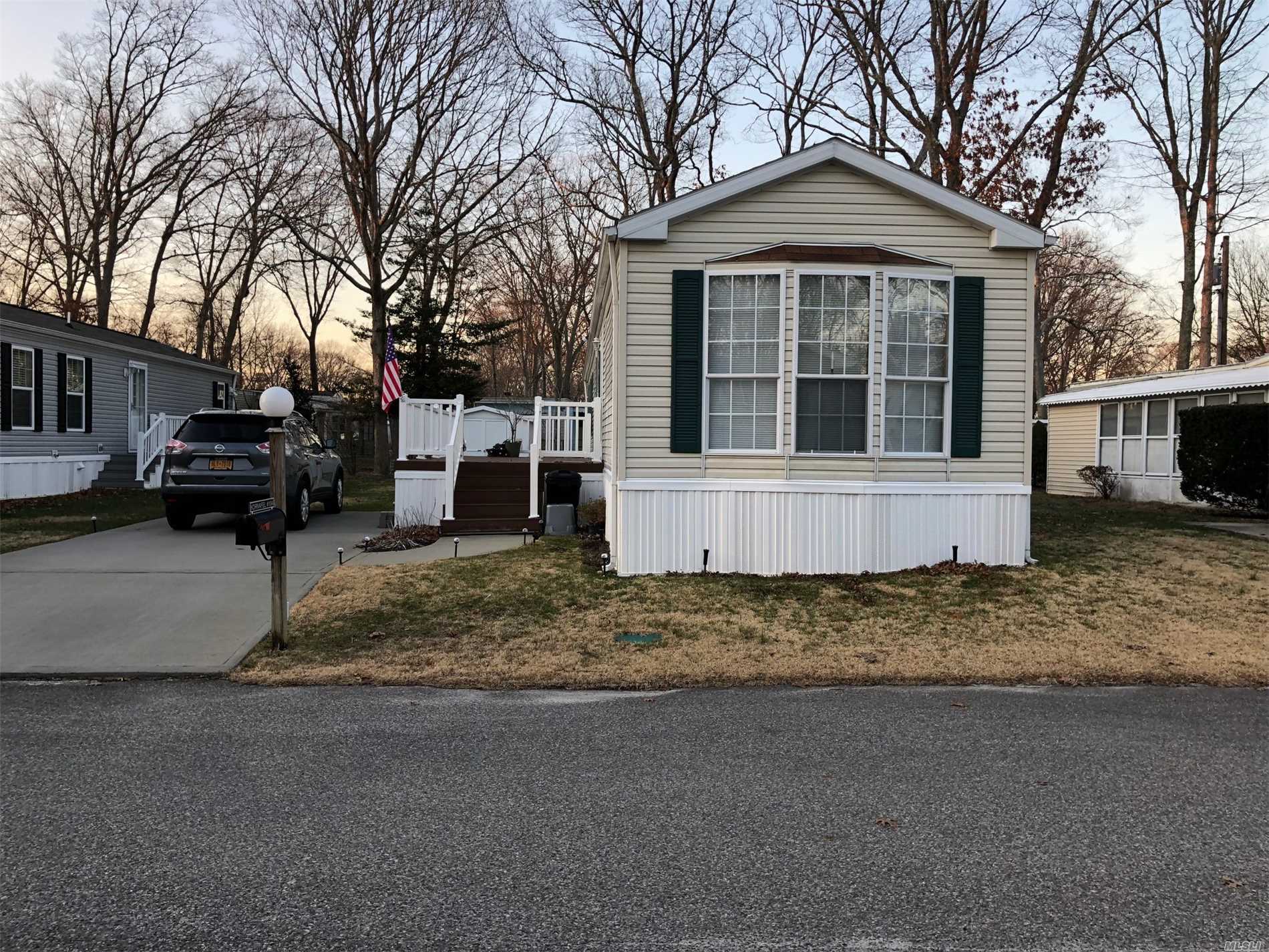 #1 photo, 1661-104 Old Country Road, Riverhead , NY 11901