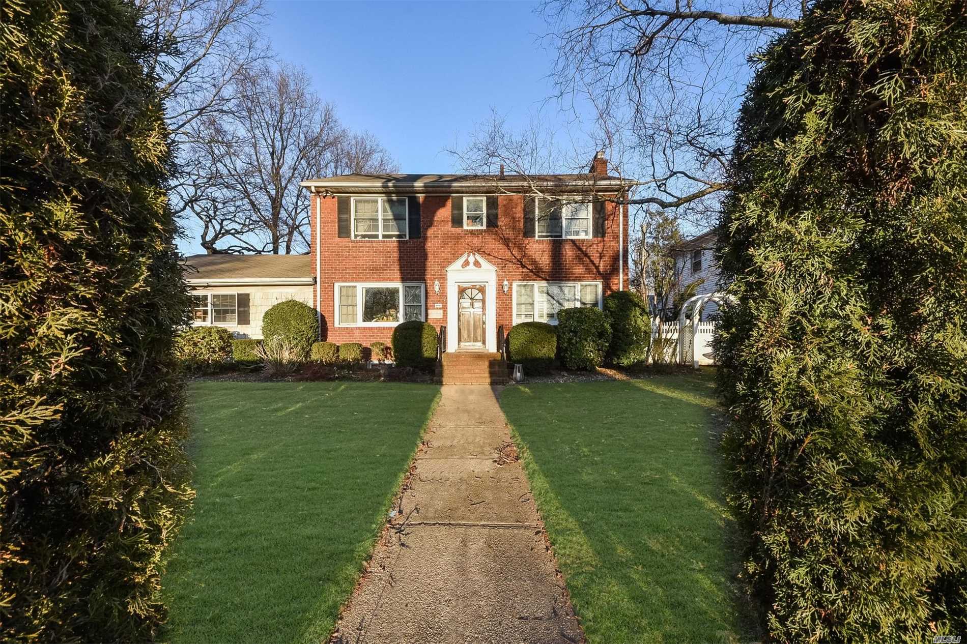 #1 photo, 221 Washington Avenue, Garden City , NY 11530