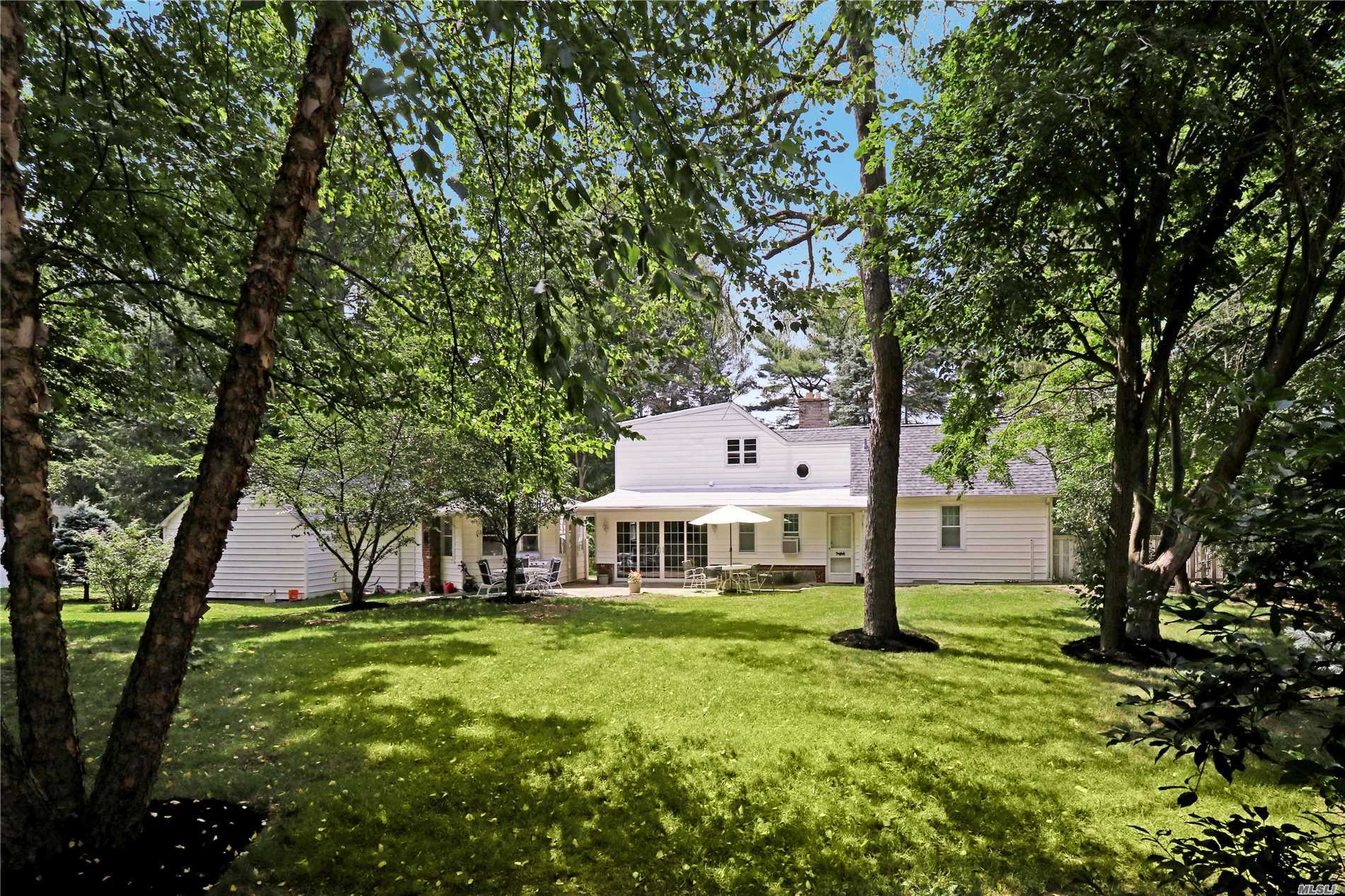 #1 photo, 25 Floral Avenue, سوفولك Huntington , NY 11743