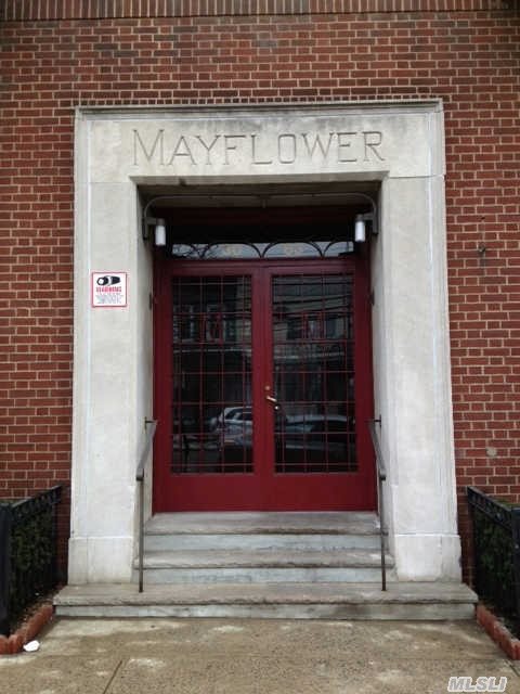 #1 photo, 30-83 Crescent St, Astoria , NY 11102