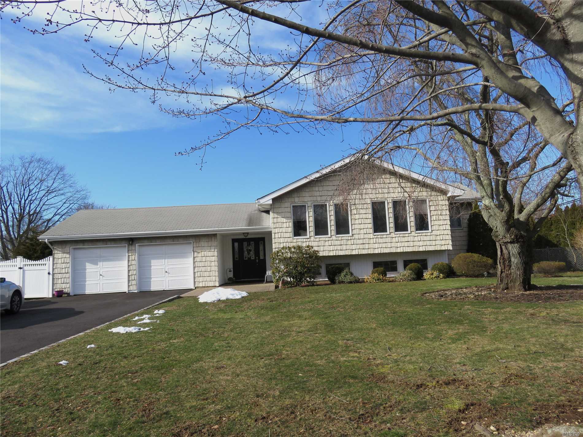 #1 photo, 4 Holly Drive, サフォーク郡 East Northport , NY 11731