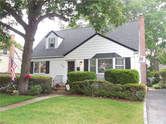 #1 photo, 200 Richard Avenue, North Merrick , NY 11566