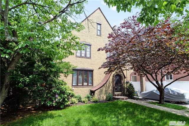 #1 photo, 33-07 211th St, Bayside , NY 11361