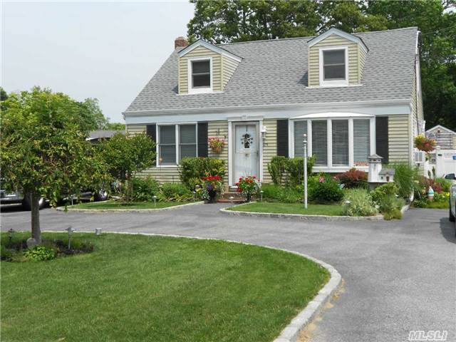 #1 photo, 275 Lakeland Ave, Sayville , NY 11782