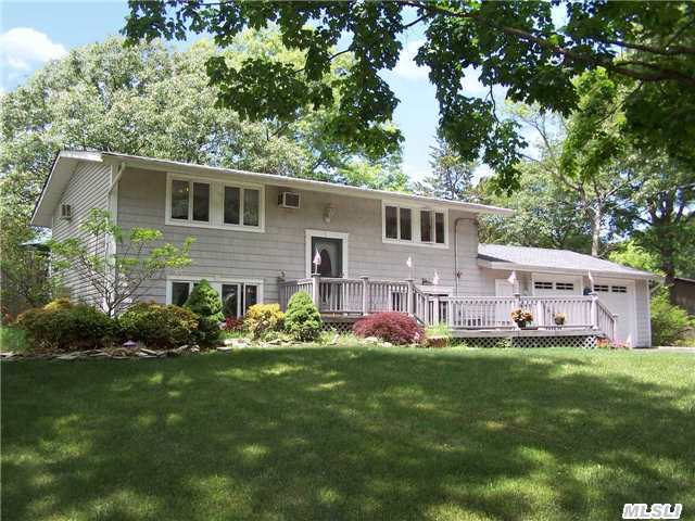 #1 photo, 18 Stalker Ln, E. Setauket , NY 11733