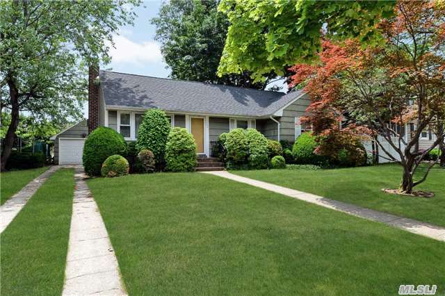 #1 photo, 720 Woodside Drive, 長島 Wantagh , NY 11793