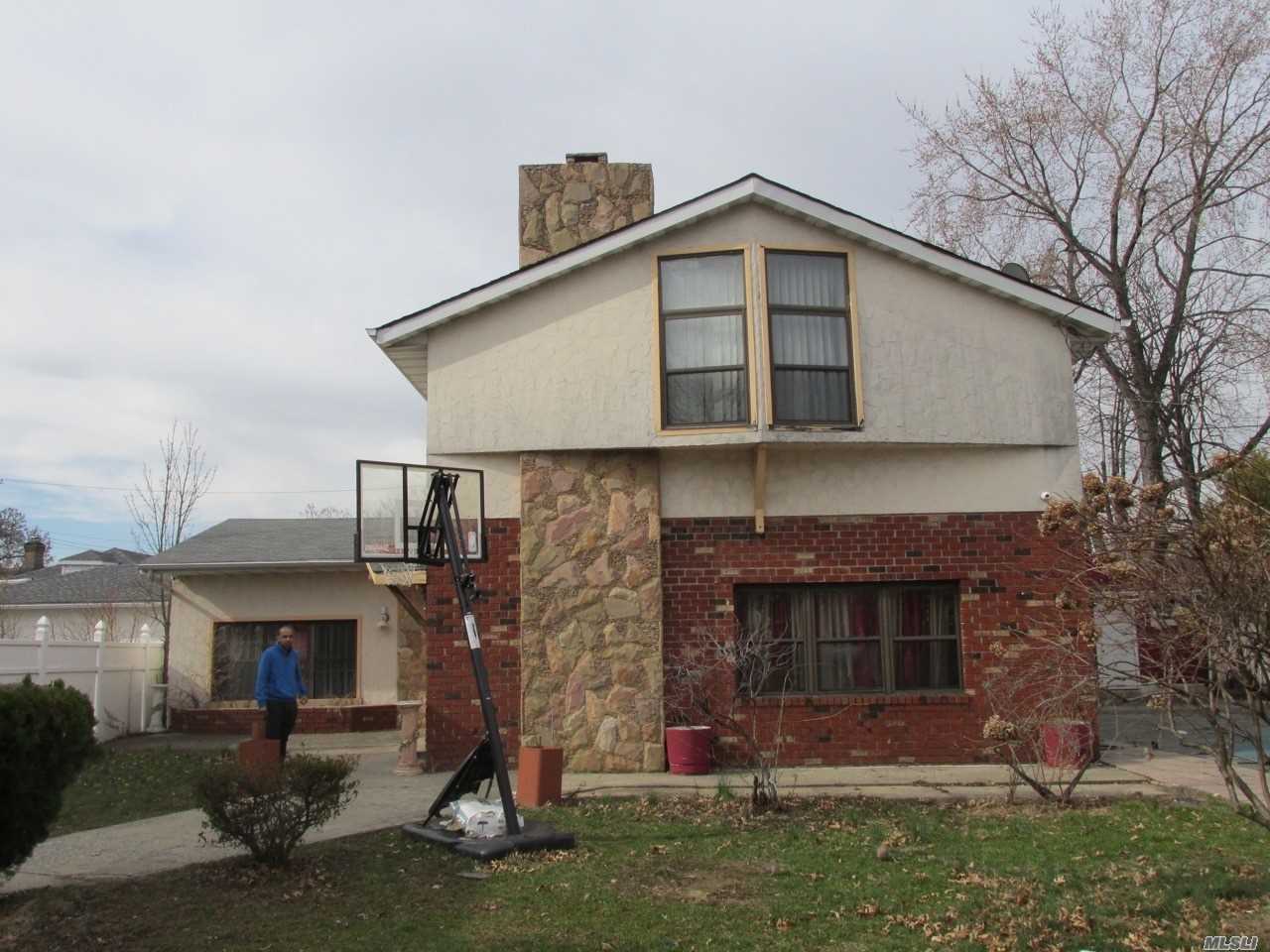 #1 photo, 205 Robinson Avenue, 紐約州 布朗士 Out Of Area Town , NY 10465