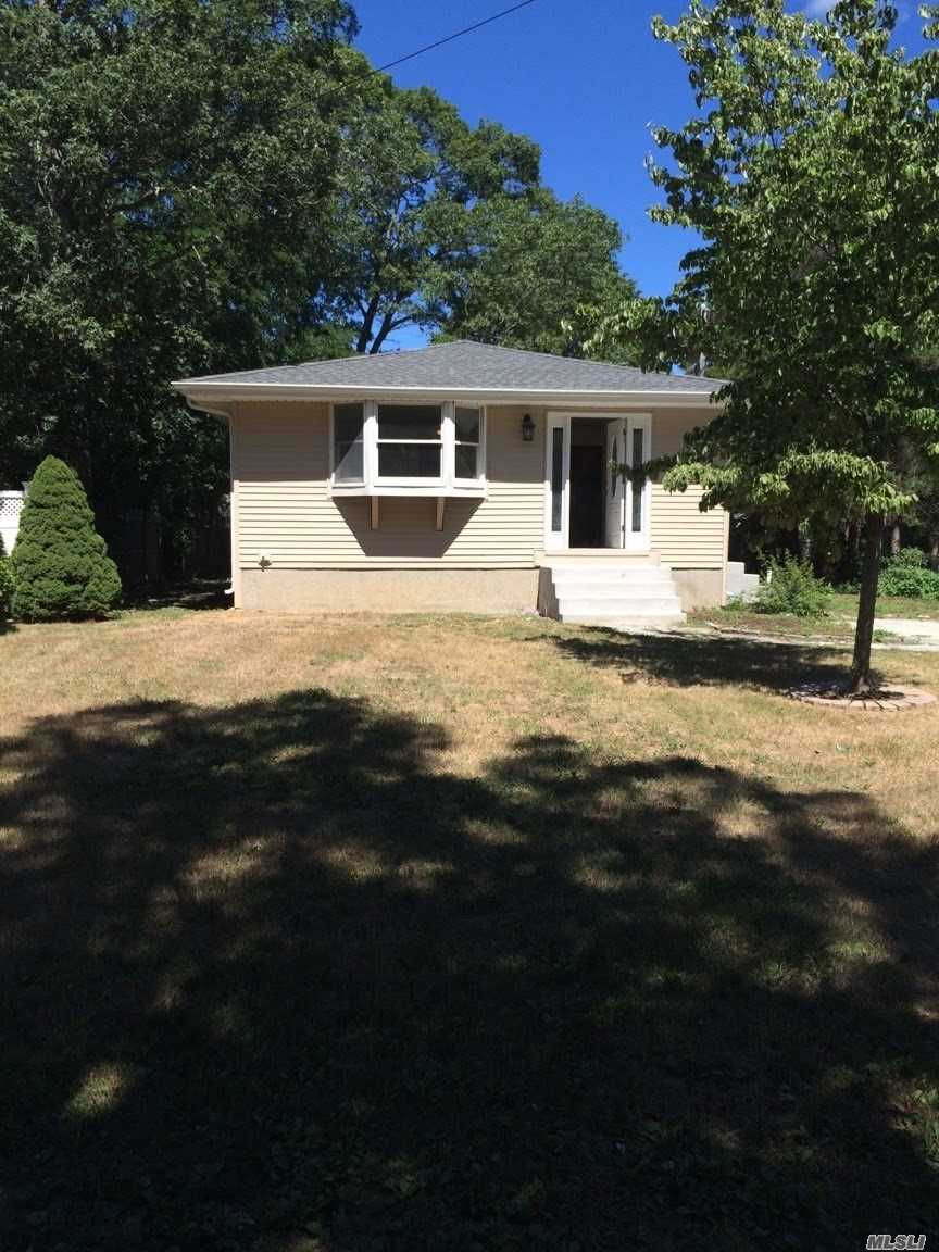 #1 photo, 11 Sawyer Street, サフォーク郡 Mastic , NY 11950