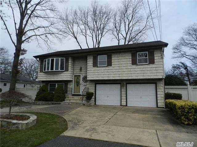 #1 photo, 1135 Washington Avenue, מחוז סאפוק West Islip , NY 11795