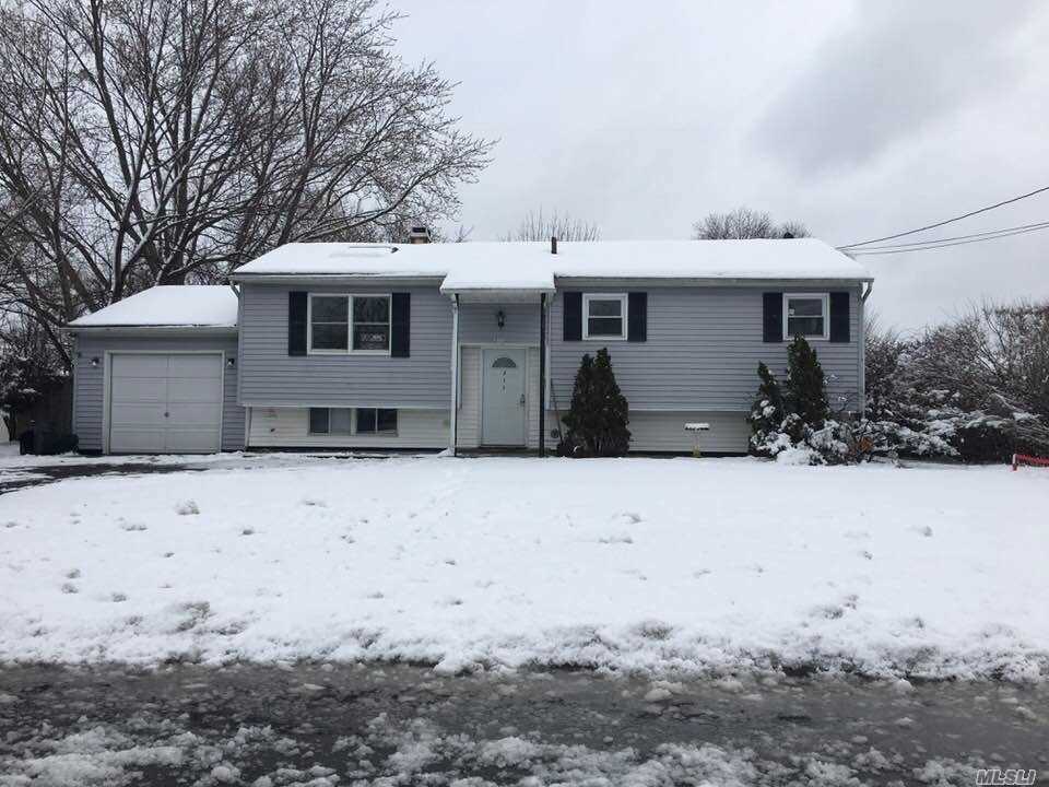 #1 photo, 3111 Sipp Avenue, Medford , NY 11763