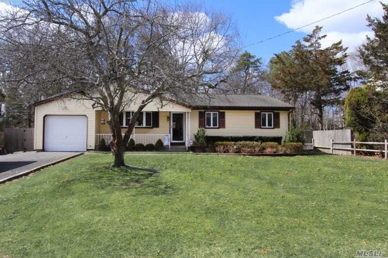 #1 photo, 42 Abbott Avenue, サフォーク郡 Mastic , NY 11950