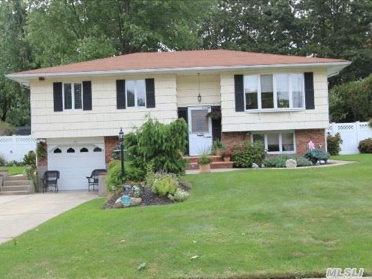 #1 photo, 20 Hunter Place, Smithtown , NY 11787