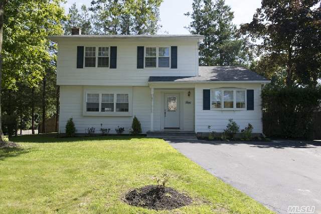 #1 photo, 50 Planetree Lane, Saint James , NY 11780