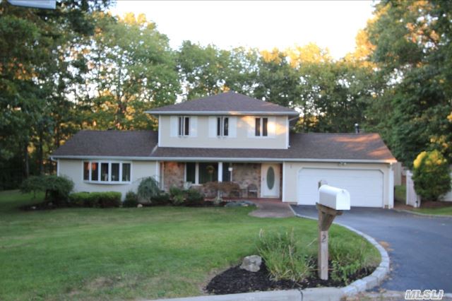 #1 photo, 25 Empire Court, Commack , NY 11725