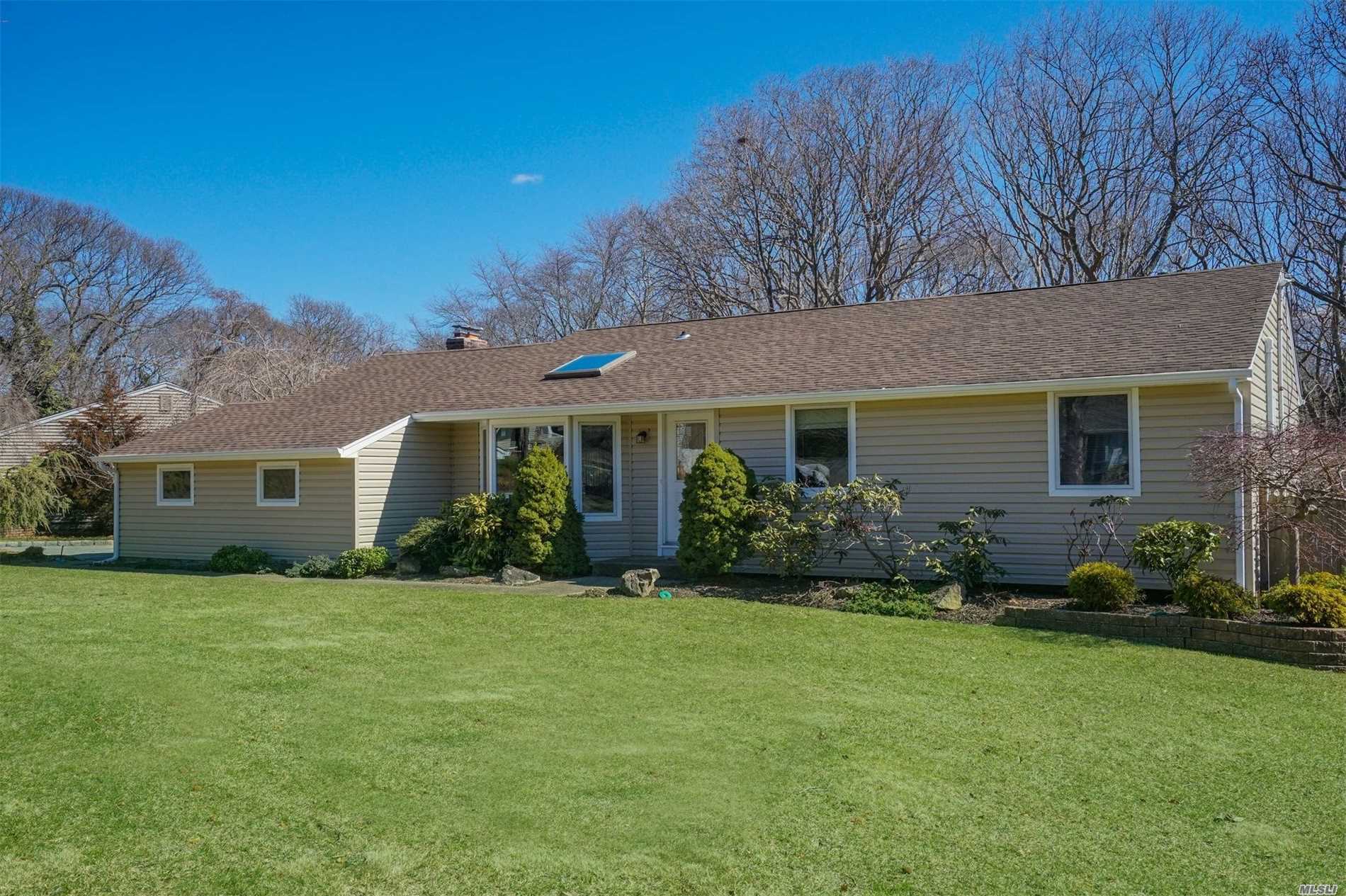 #1 photo, 16 Long Hill Road, サフォーク郡 Smithtown , NY 11787