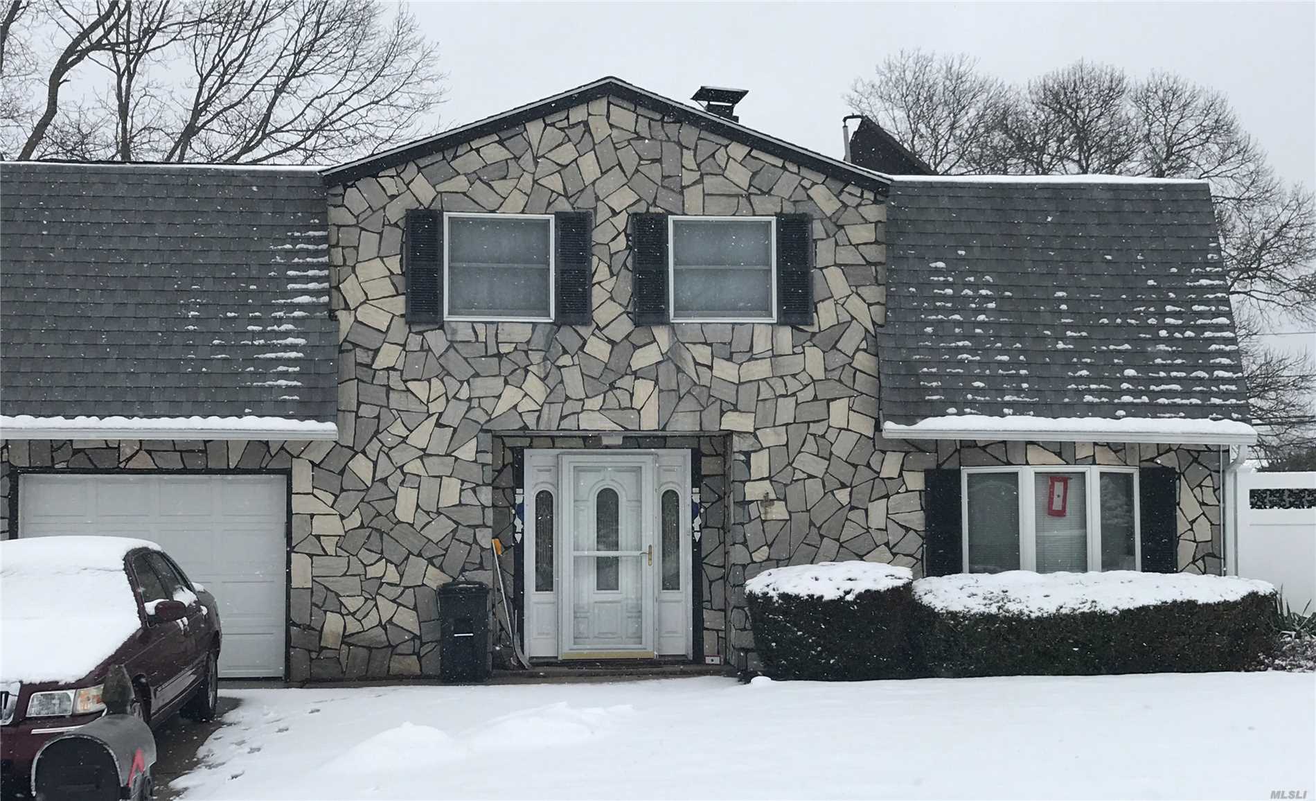 #1 photo, 43 College Hills Drive, সাফোক কাউন্টি Farmingville , NY 11738