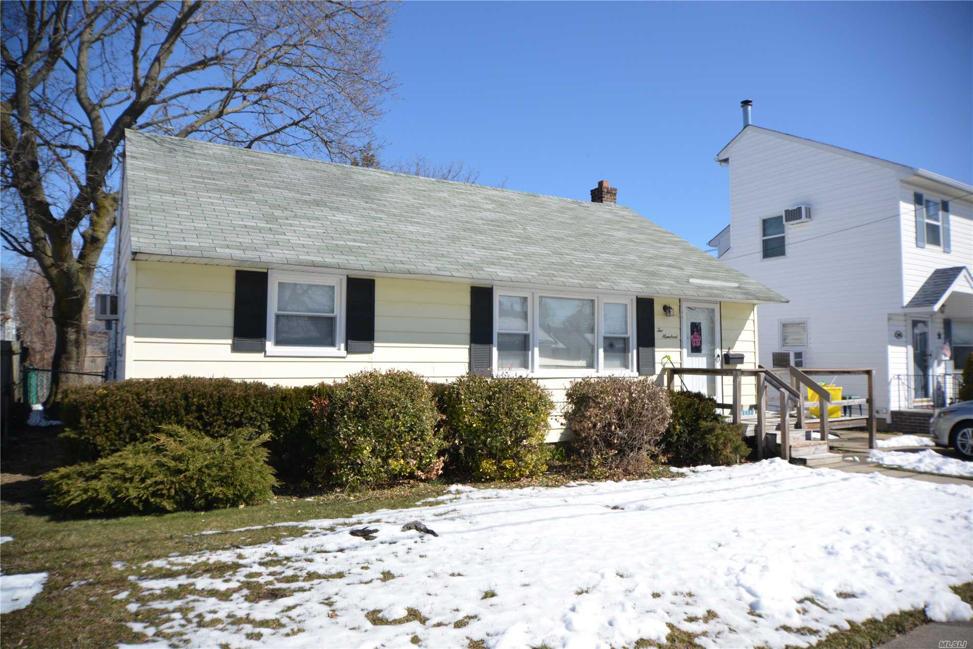 #1 photo, 200 Ohio St, Hicksville , NY 11801