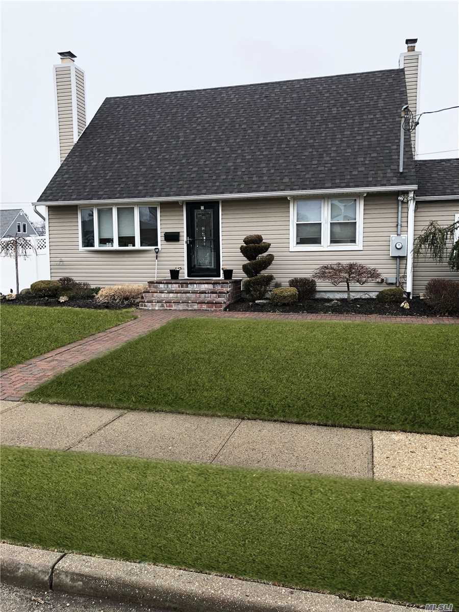 #1 photo, 29 Cinque Drive, Farmingdale , NY 11735