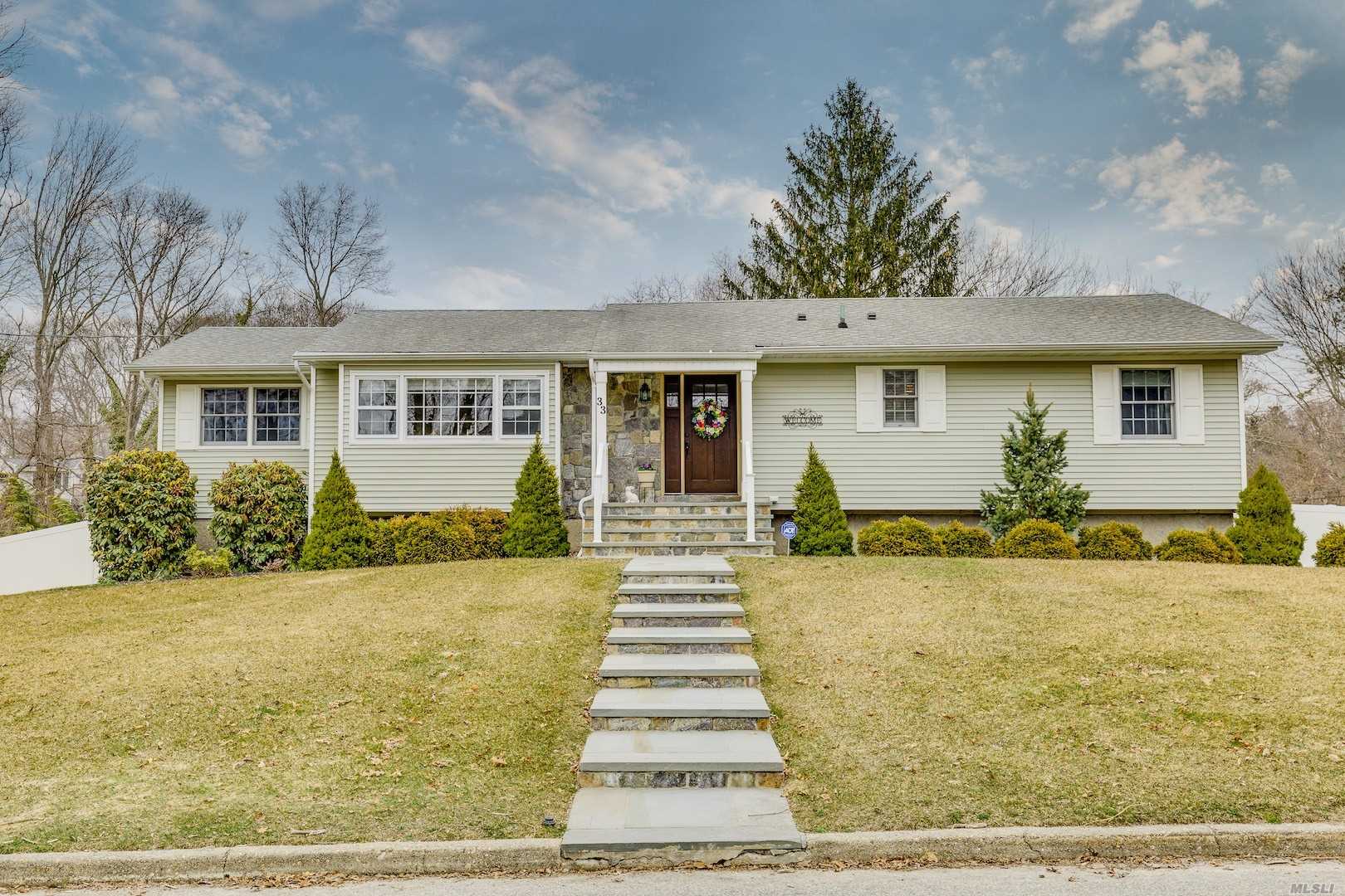 #1 photo, 33 Storyland Lane, Setauket , NY 11733