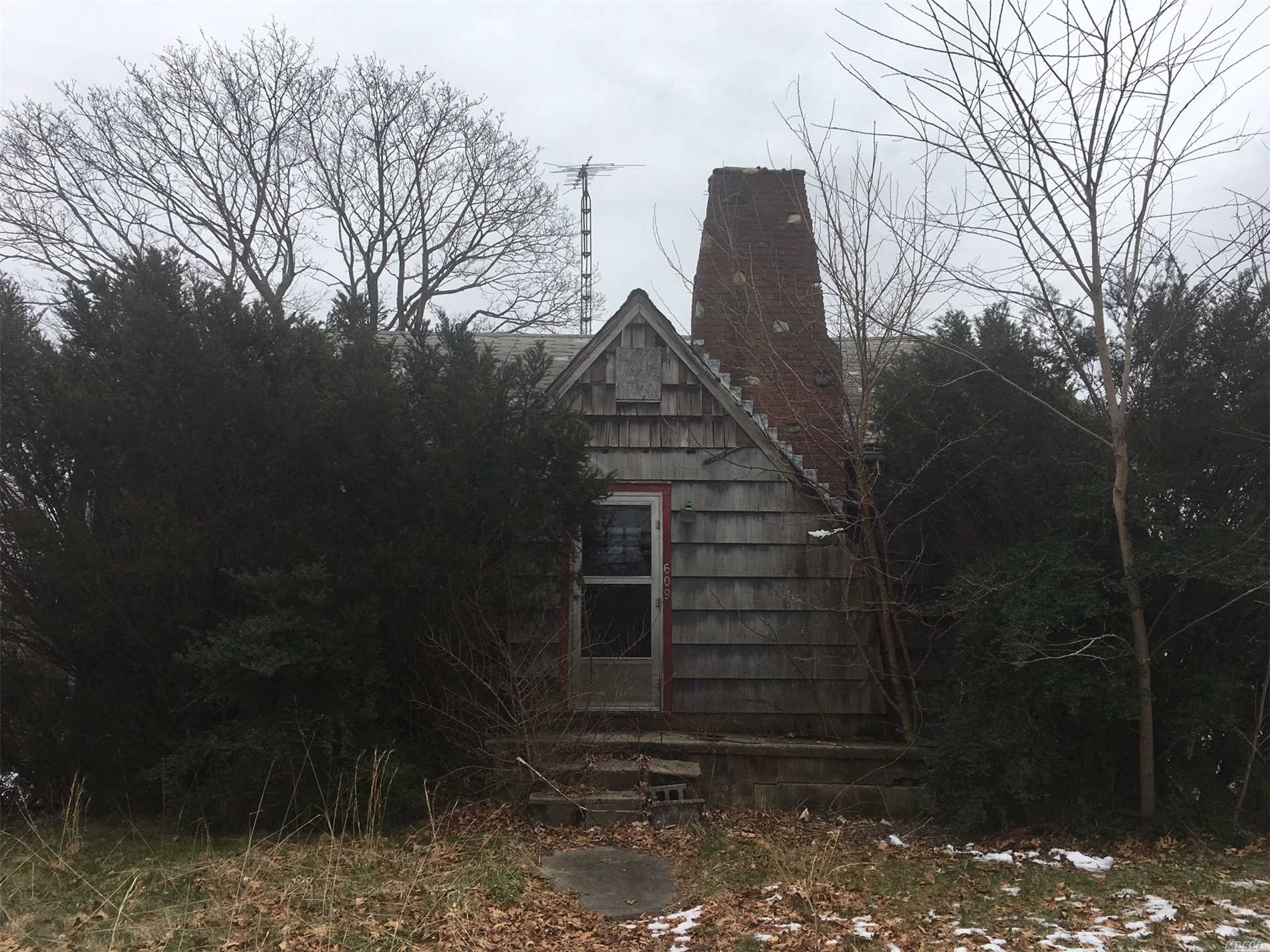 #1 photo, 609 Northville Tpke, Riverhead , NY 11901
