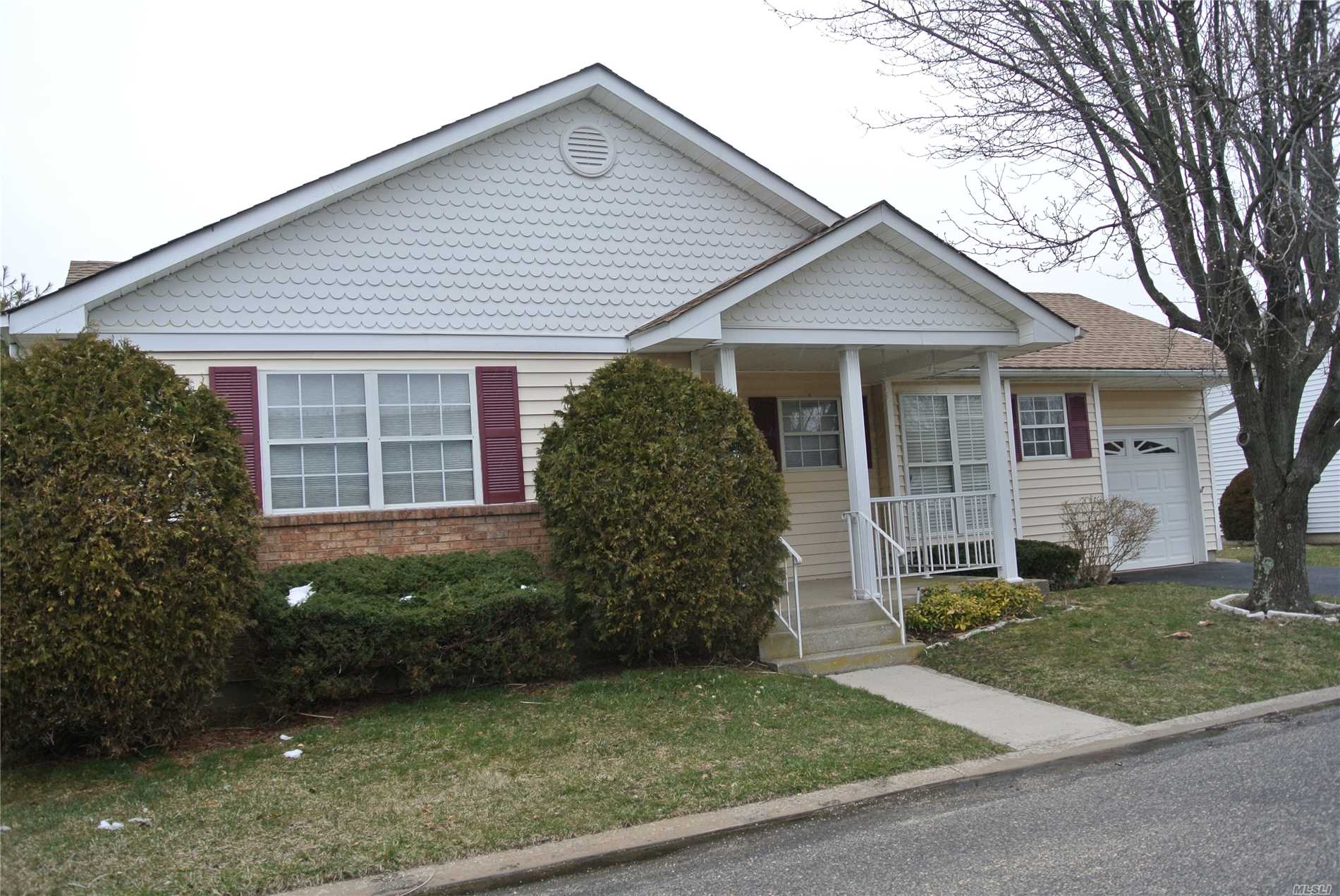 #1 photo, 5 Daria Drive, Oakdale , NY 11769