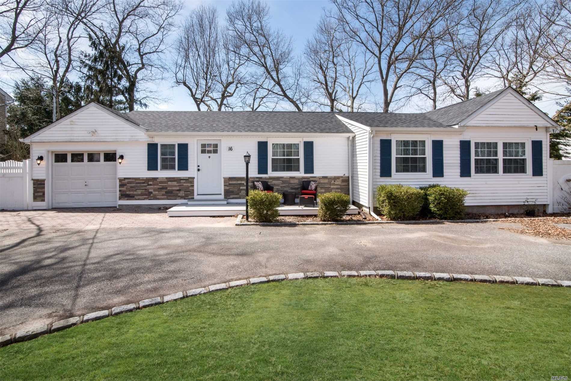 #1 photo, 16 Forest Avenue, 롱 아일랜드 Lake Grove , NY 11755