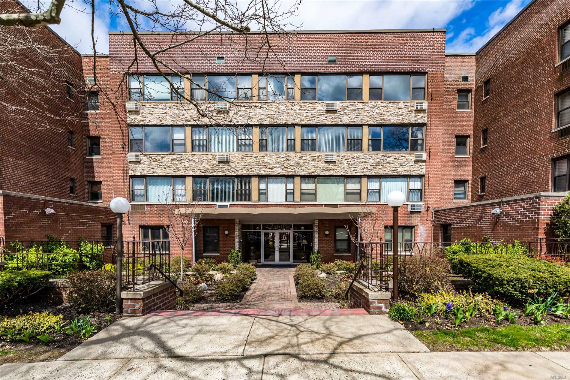 #1 photo, 15 Hillpark Avenue, Great Neck , NY 11021