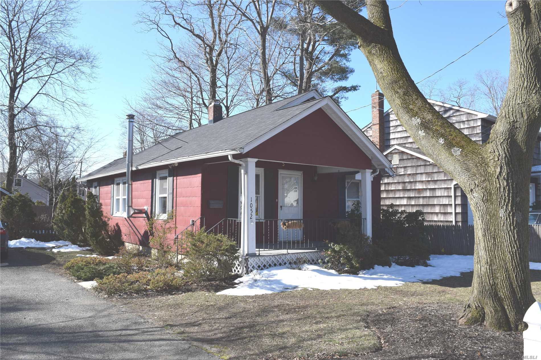 #1 photo, 1052 5th Avenue, سوفولك East Northport , NY 11731