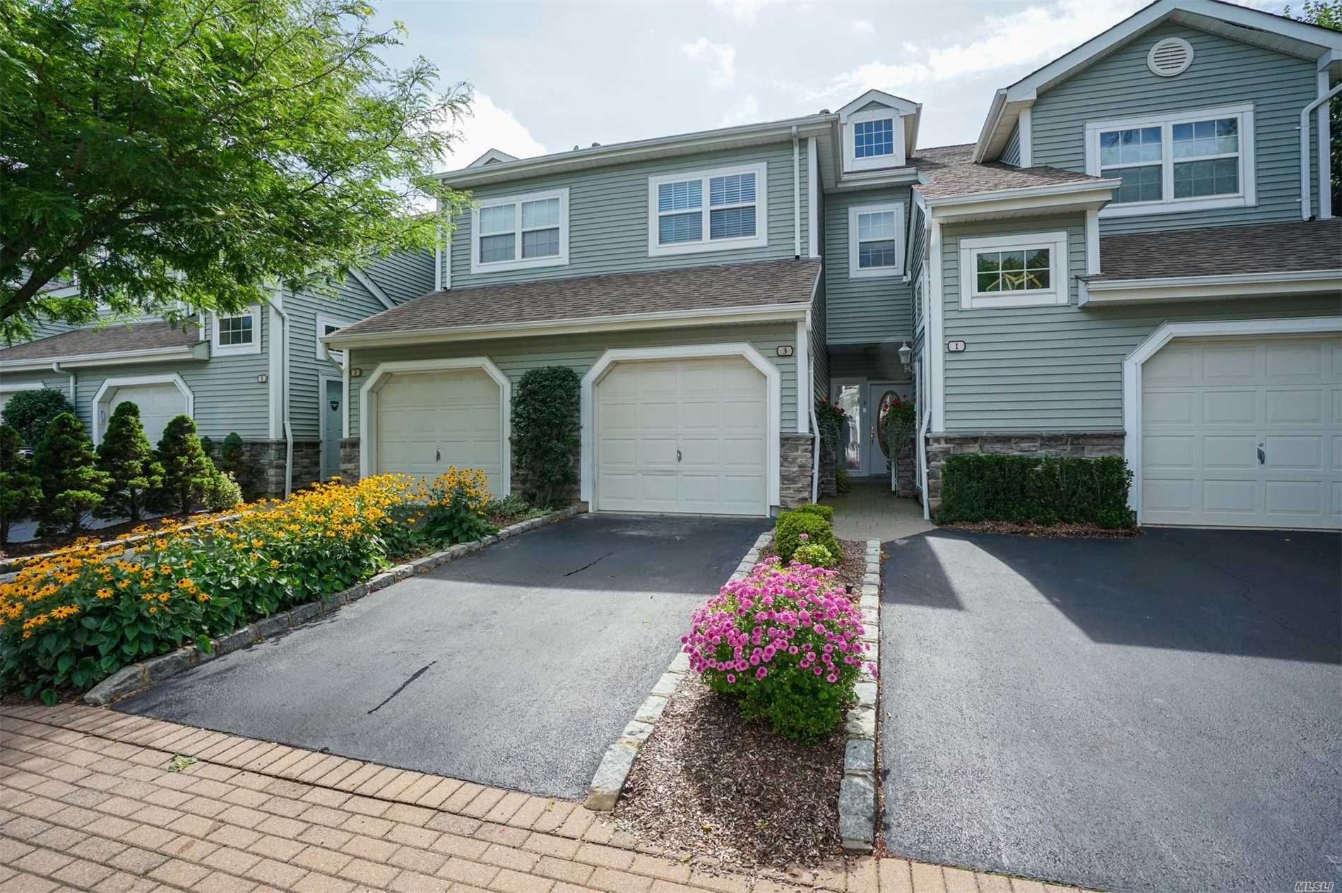 #1 photo, 3 Carriage Lane, Plainview , NY 11803