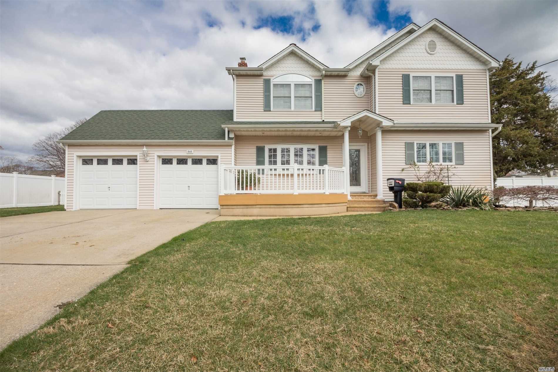 #1 photo, 840 14th Street, W. Babylon , NY 11704