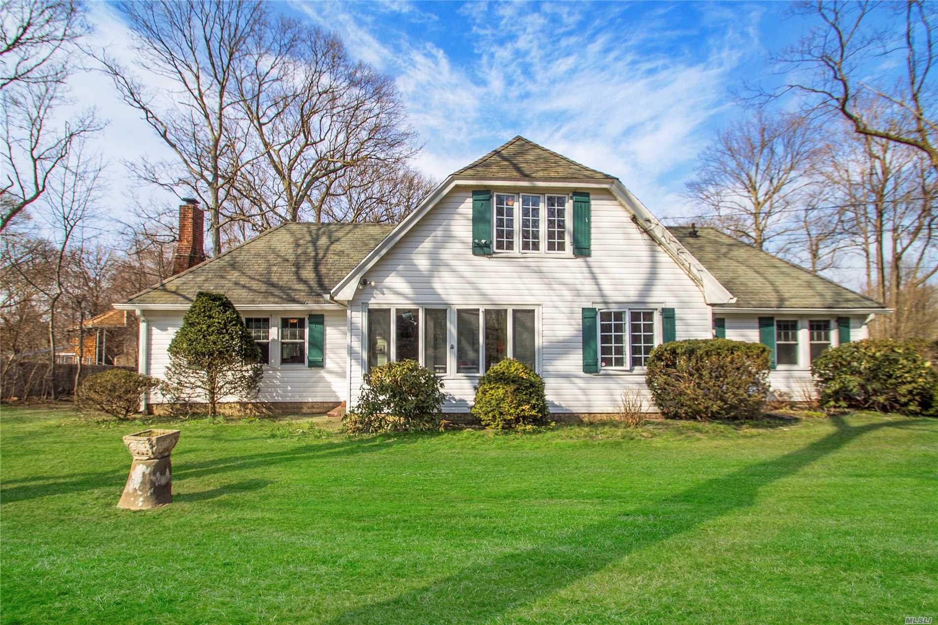 #1 photo, 255 Country Road, सफ़ोक काउंटी Miller Place , NY 11764