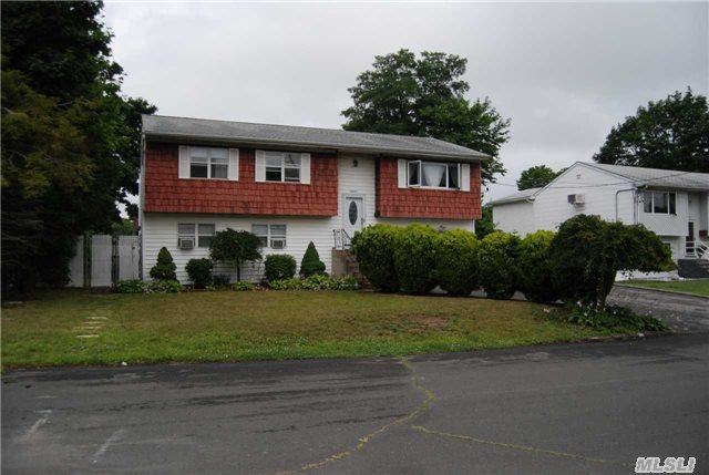 #1 photo, 18 S Arizona Road, 東長島 West Babylon , NY 11704