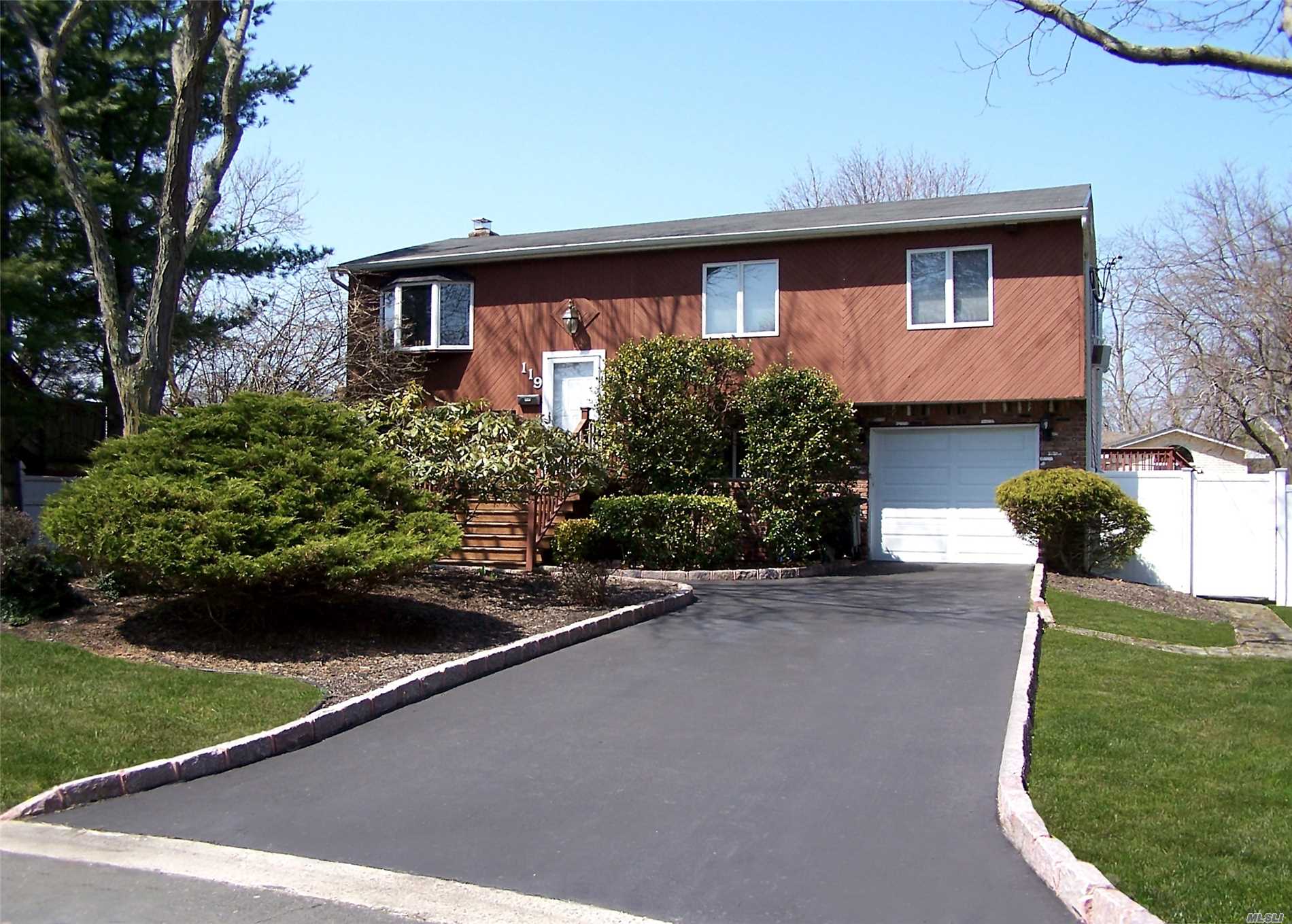 #1 photo, 119 Independence Avenue, Babylon , NY 11702