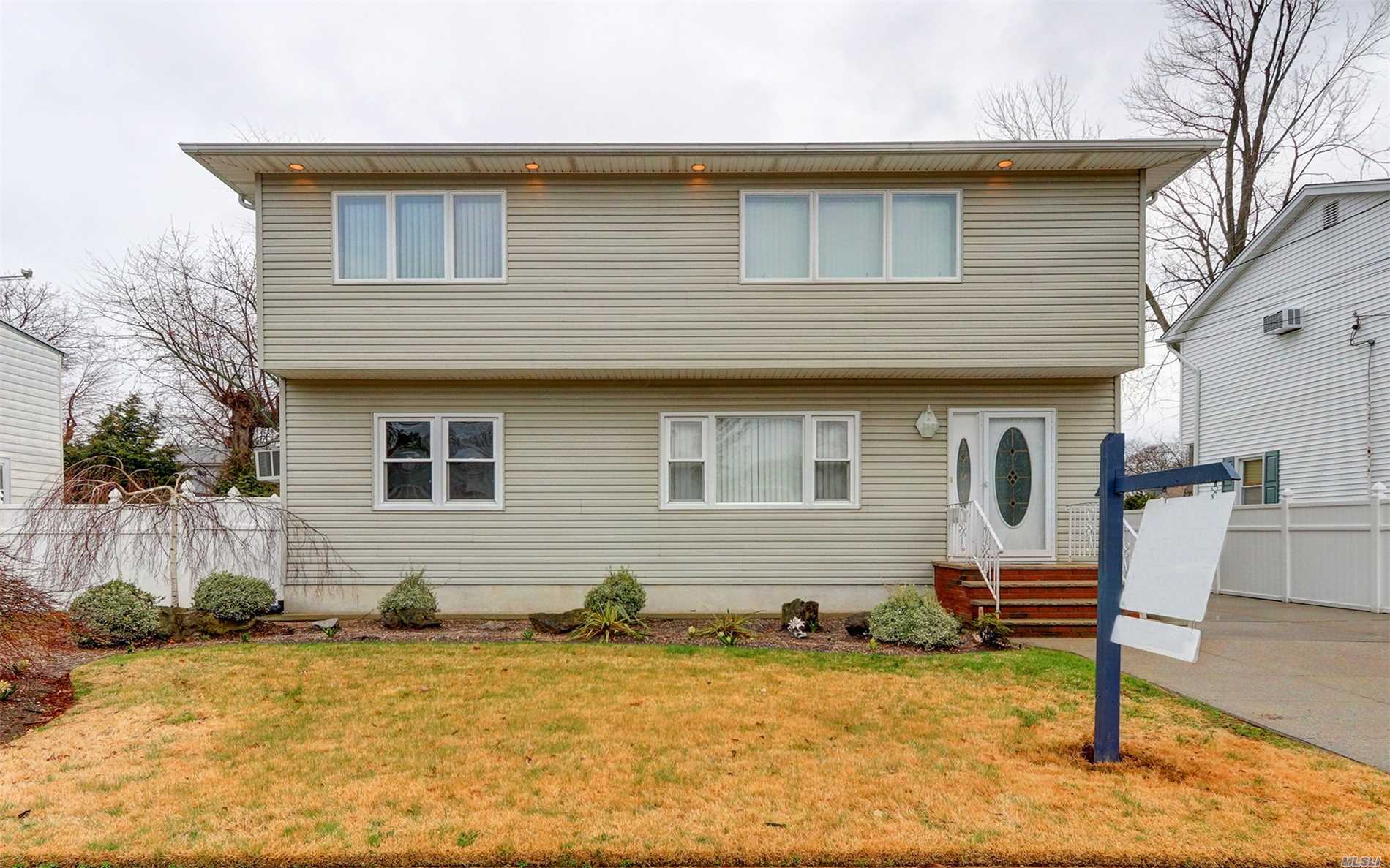 #1 photo, 128 Cleveland Avenue, ナッソー郡 Massapequa , NY 11758