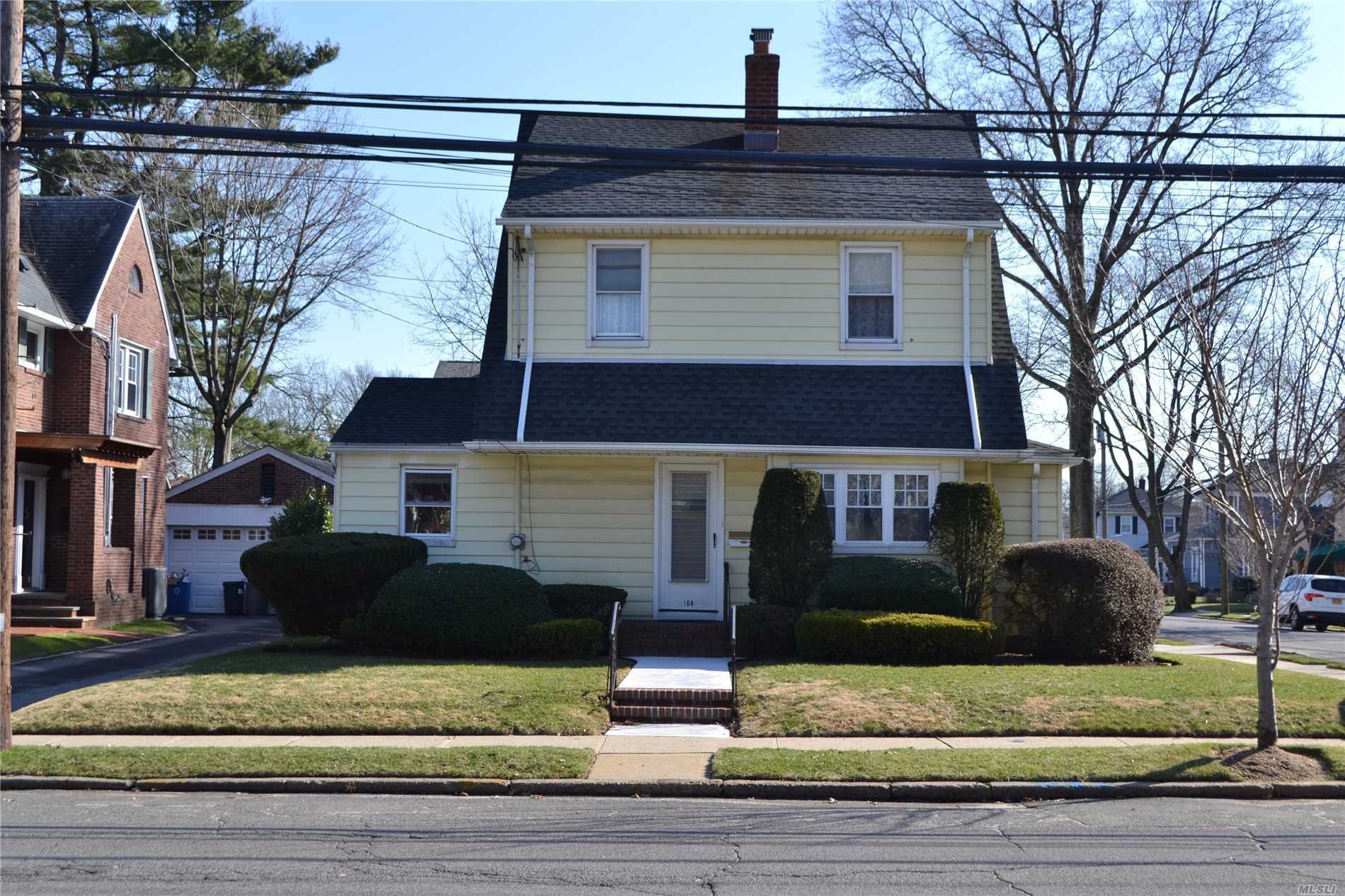 #1 photo, 168 Floral Boulevard, 长岛 花卉园 Floral Park , NY 11001