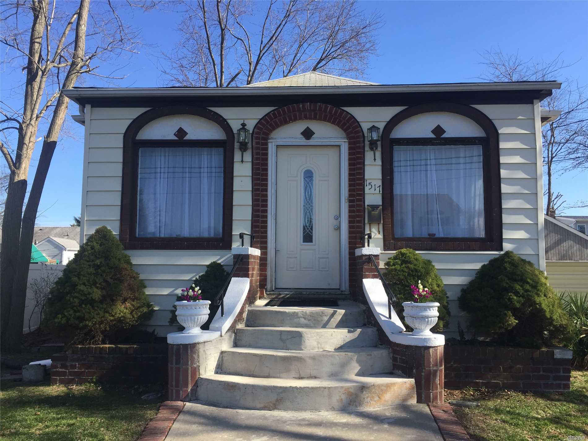 #1 photo, 1517 10th Street, West Babylon , NY 11704